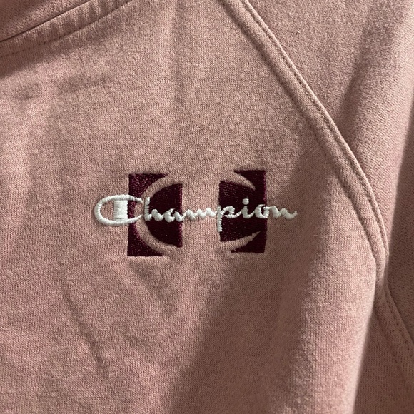 Champion Slightly Cropped Sweatshirt - Picture 2 of 7